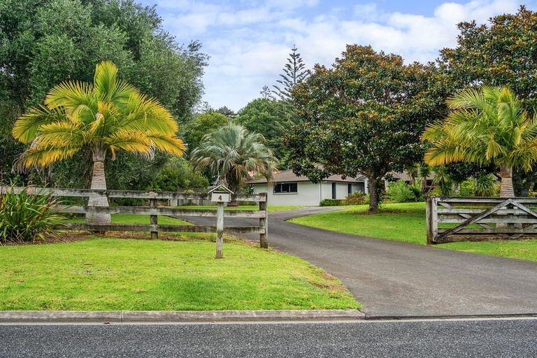 Photo of property in 4 Kotare Heights, Kerikeri, 0230