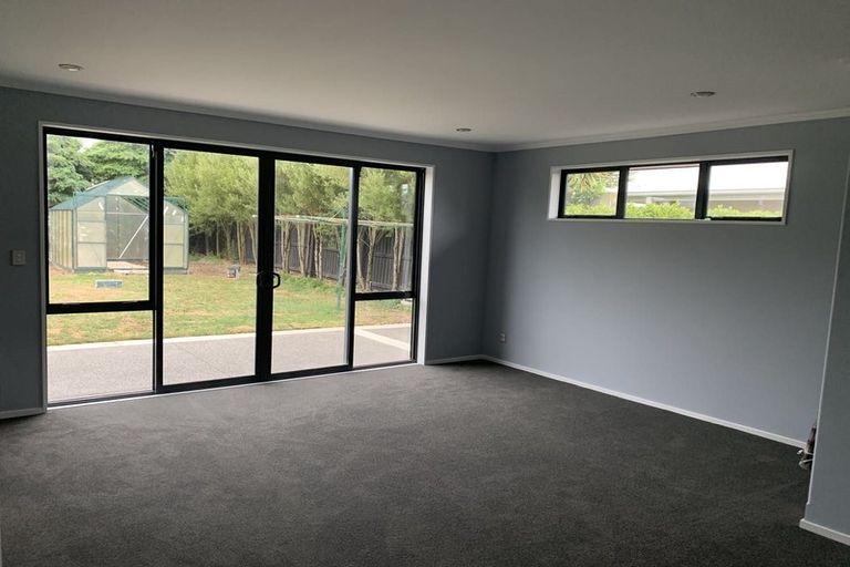 Photo of property in 3 Foresters Crescent, Parklands, Christchurch, 8083