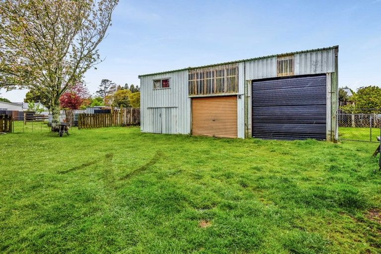 Photo of property in 43 Maire Street, Inglewood, 4330