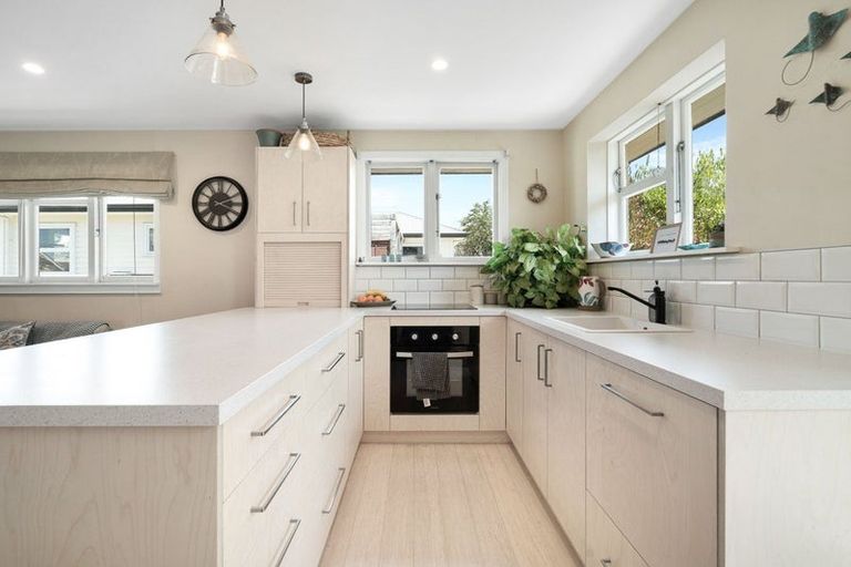 Photo of property in 15 Thornton Street, Mairehau, Christchurch, 8013