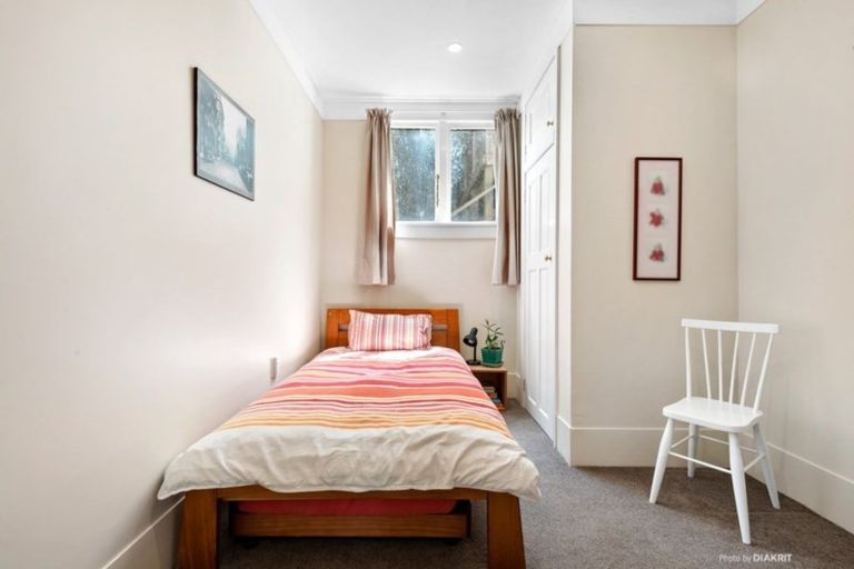 Photo of property in 23 Tio Tio Road, Miramar, Wellington, 6022