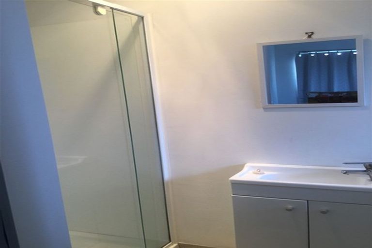 Photo of property in 1/1 Briar Way, New Lynn, Auckland, 0600