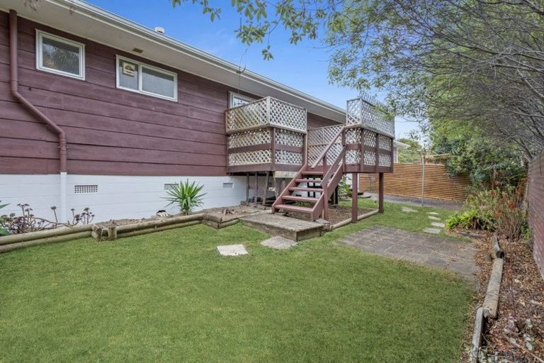 Photo of property in 1/30 Hiwihau Place, Glenfield, Auckland, 0629