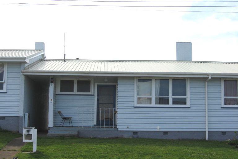 Photo of property in 2 Tiki Street, Castlecliff, Whanganui, 4501