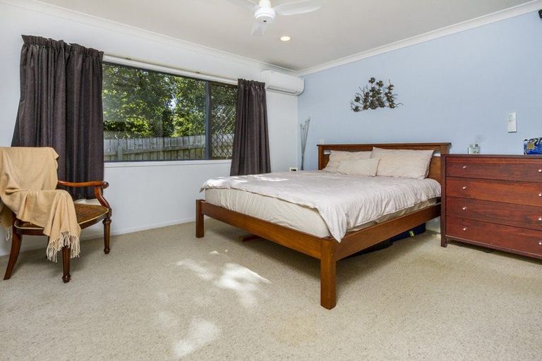 Photo of property in 1/6 Wykeham Place, Glenfield, Auckland, 0629