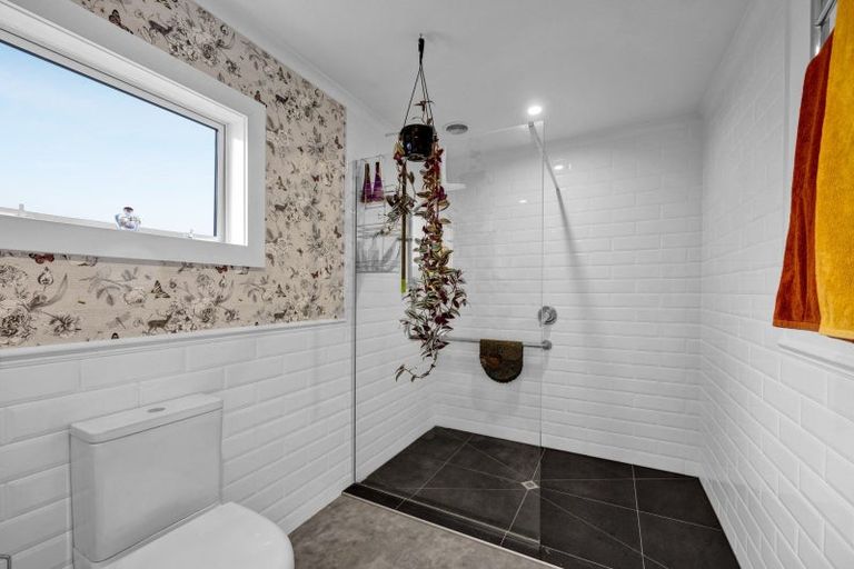 Photo of property in 30 Kahikatea Street, Inglewood, 4330