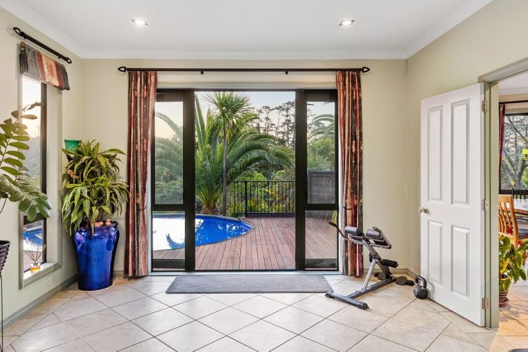 Photo of property in 54 Roy Maloney Drive, Henderson, Auckland, 0612