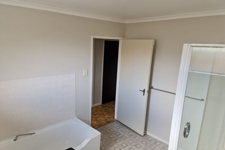 Photo of property in 1 Matai Street, Waikanae, 5036