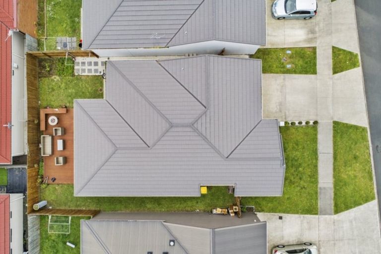 Photo of property in 92 Popokatea Drive, Takanini, 2112