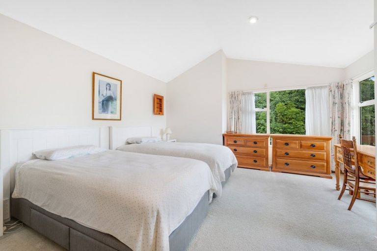 Photo of property in 18 Gibson Place, Mellons Bay, Auckland, 2014