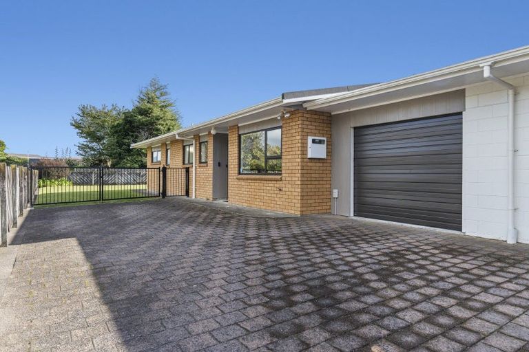 Photo of property in 2/38 Waimea Street, Westown, New Plymouth, 4310