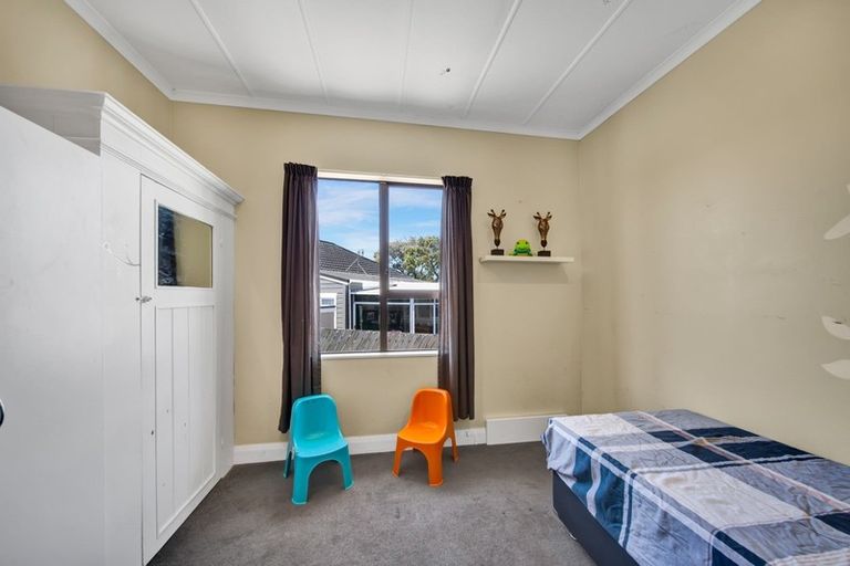 Photo of property in 28 Maratahu Street, Westown, New Plymouth, 4310