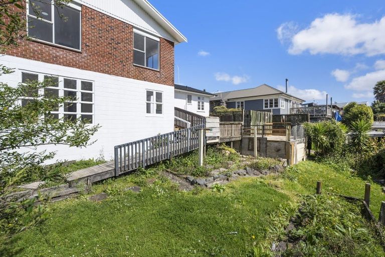 Photo of property in 639 Swanson Road, Swanson, Auckland, 0612