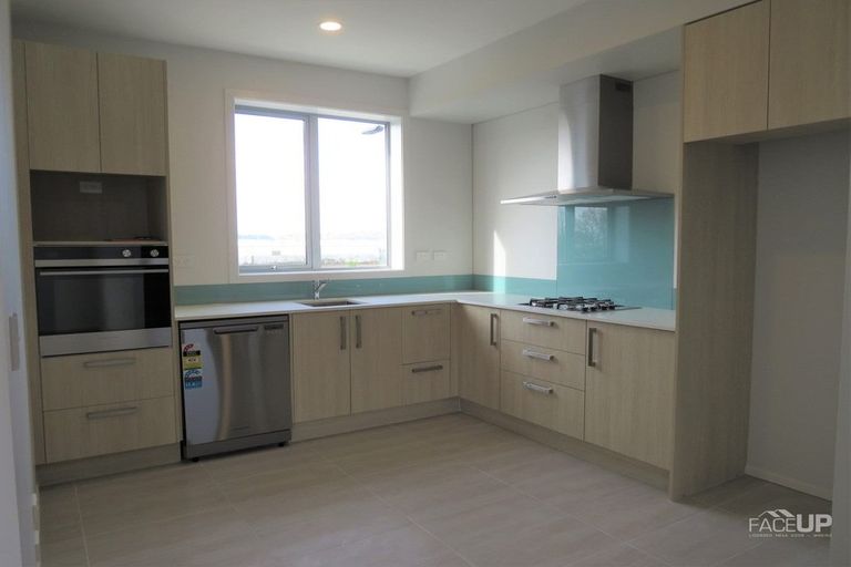 Photo of property in 21 Ceramic Lane, New Lynn, Auckland, 0600