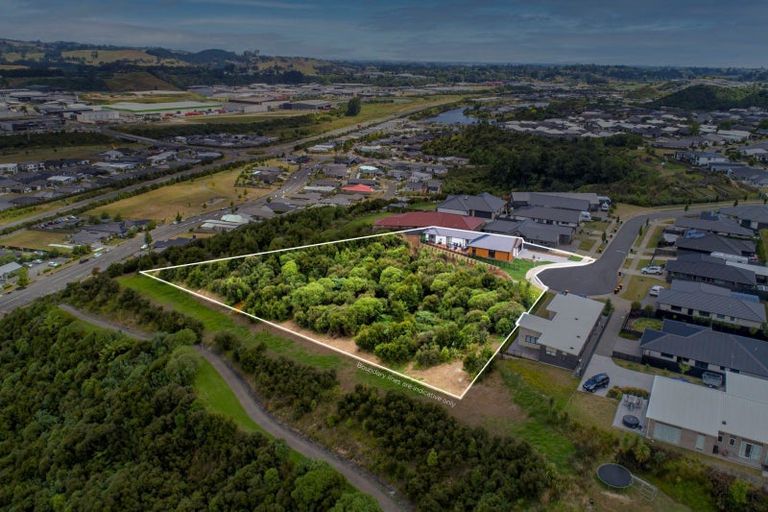 Photo of property in 32 Blacklock Road, Pyes Pa, Tauranga, 3112