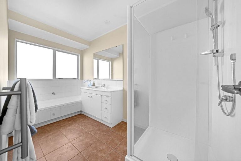 Photo of property in 1/15 Tolben Place, Golflands, Auckland, 2013