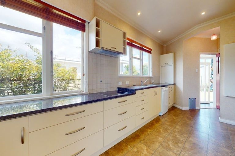 Photo of property in 35 Hannan Street, Levin, 5510