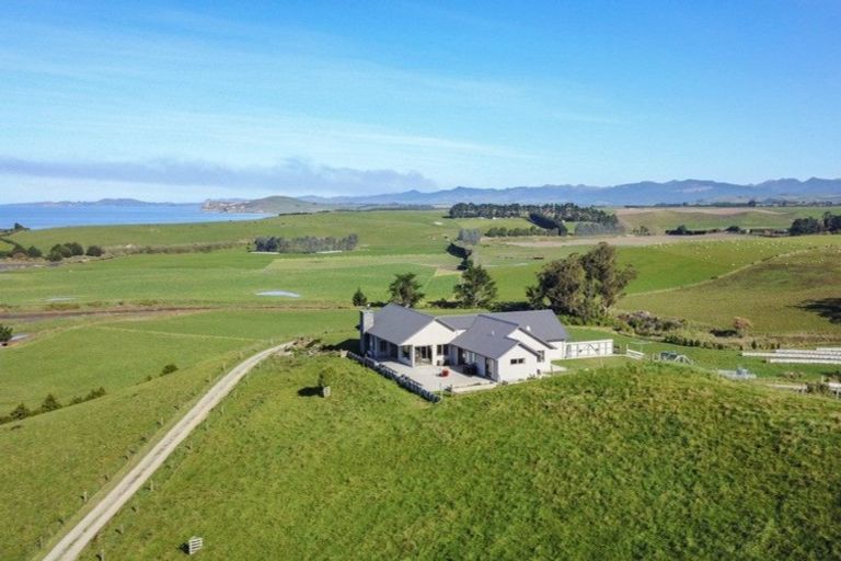 Photo of property in 1069 Waianakarua Road, Herbert, Oamaru, 9495