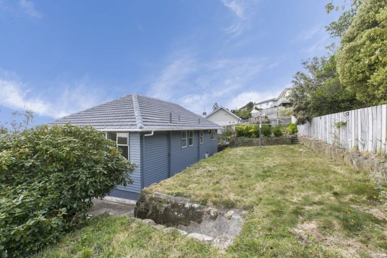 Photo of property in 22 Paparangi Crescent, Paparangi, Wellington, 6037