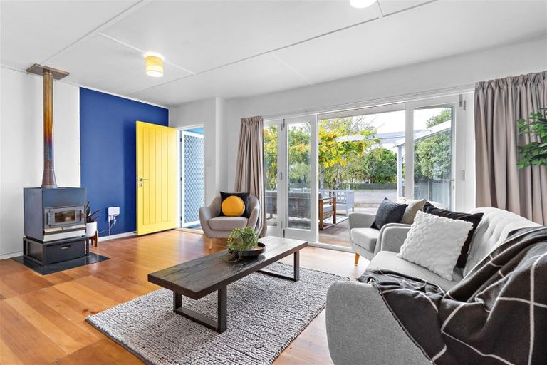 Photo of property in 4 Greenaway Place, Martinborough, 5711