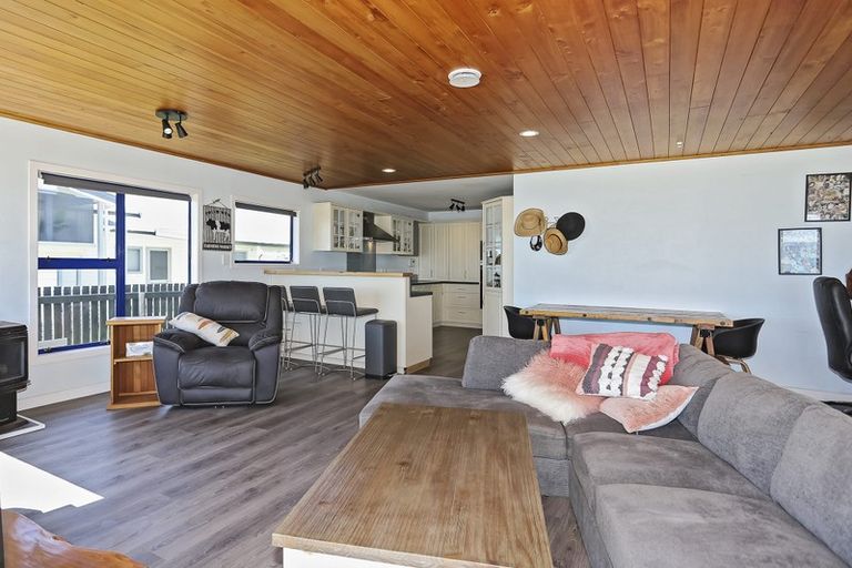 Photo of property in 393 Pukehina Parade, Pukehina, Te Puke, 3189