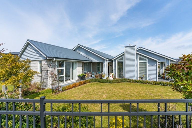 Photo of property in 13 Tuhua Close, Wharewaka, Taupo, 3330