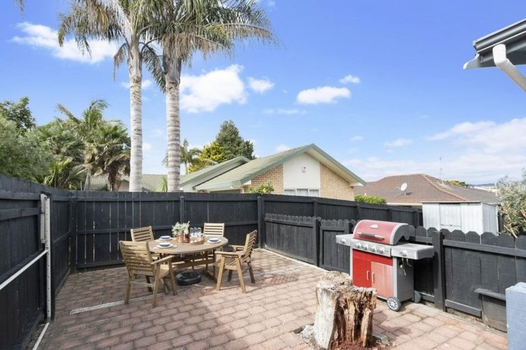 Photo of property in 8a Youngs Road, Papakura, 2110