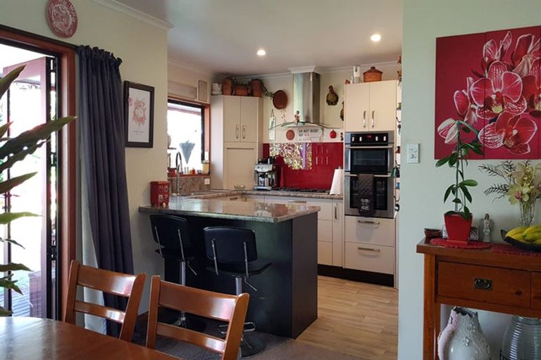 Photo of property in 28 Pohutukawa Drive, Athenree, Katikati, 3177