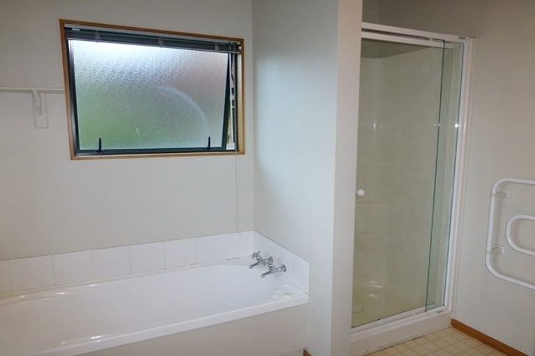 Photo of property in 3/194 Whangaparaoa Road, Red Beach, 0932