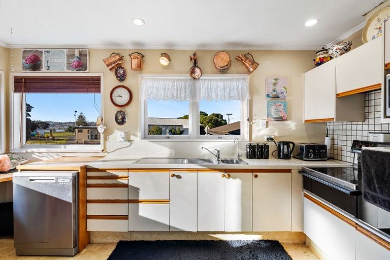 Photo of property in 35 Charles Street, Westshore, Napier, 4110