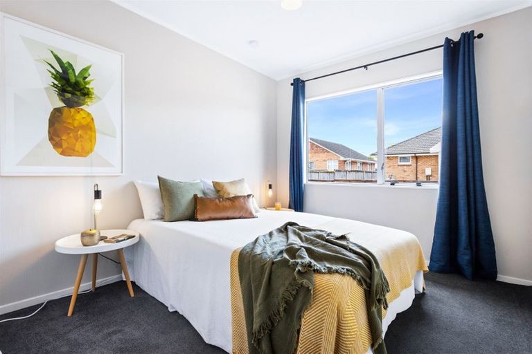 Photo of property in 2/60 Taikata Road, Te Atatu Peninsula, Auckland, 0610