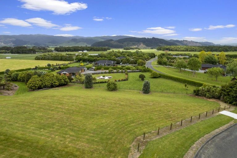 Photo of property in 85 Ohau Terrace, Ohau, 5570