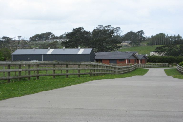 Photo of property in 32a Koraha Road, Kumeu, 0892