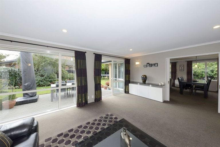 Photo of property in 11 Chateau Drive, Burnside, Christchurch, 8053
