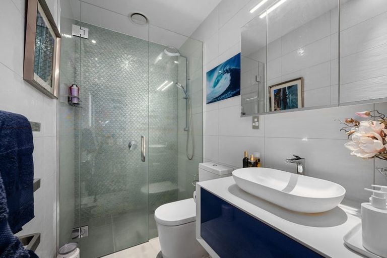 Photo of property in Sentinel Apartments, 2402/3 Northcroft Street, Takapuna, Auckland, 0622