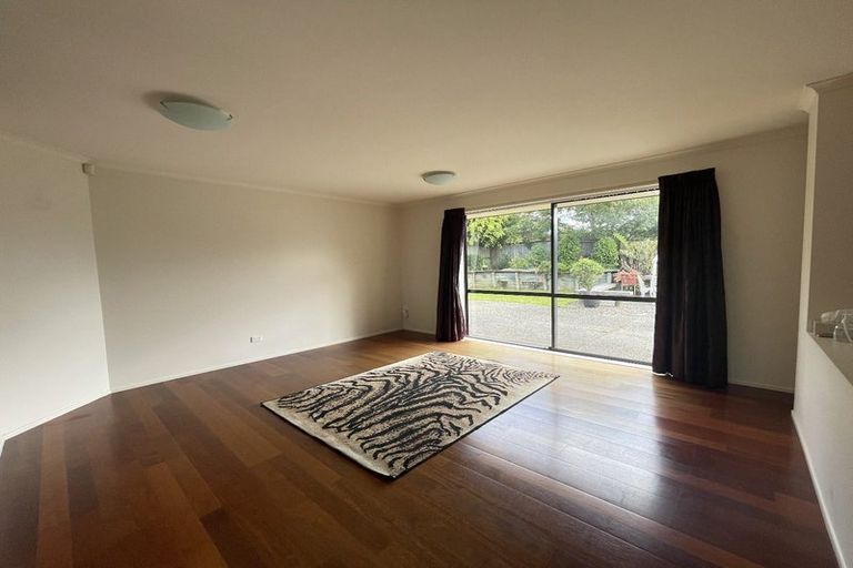 Photo of property in 26 Brittany Drive, Henderson, Auckland, 0612