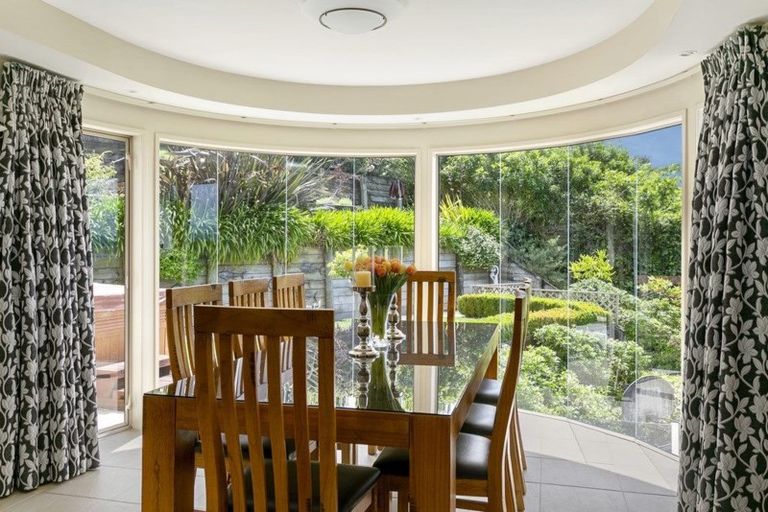 Photo of property in 27 Te Urunga Place, Acacia Bay, Taupo, 3330
