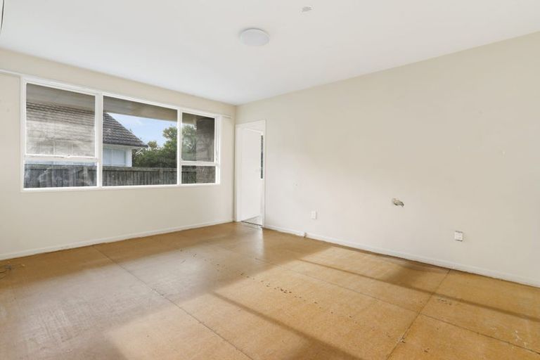 Photo of property in 22 Besant Place, Avondale, Christchurch, 8061