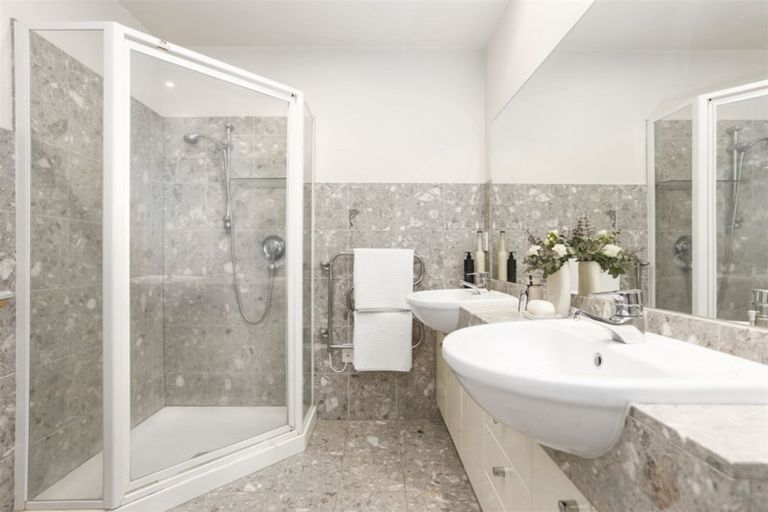 Photo of property in 5d/173 Hurstmere Road, Takapuna, Auckland, 0622