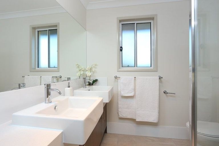 Photo of property in 90 Hayfield Way, Karaka, Papakura, 2113