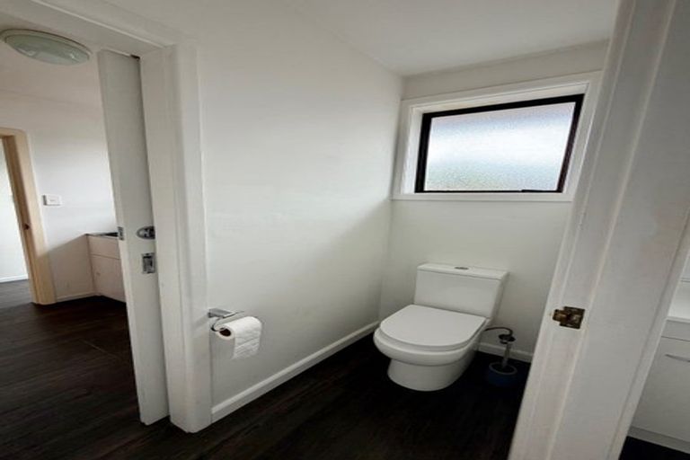 Photo of property in 15 Talltree Avenue, Avonhead, Christchurch, 8042