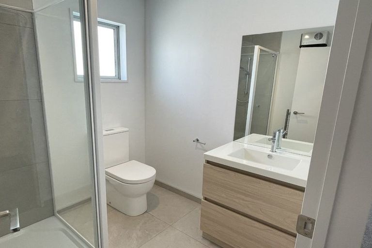 Photo of property in 2/111 Osborne Street, Waltham, Christchurch, 8011