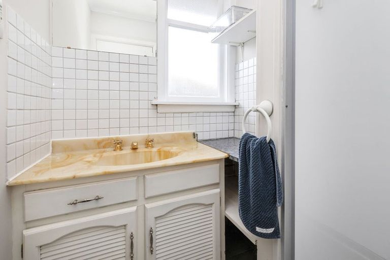 Photo of property in 32 Flower Street, Bryndwr, Christchurch, 8053