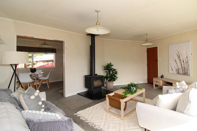 Photo of property in 78 Victoria Street, Carterton, 5713