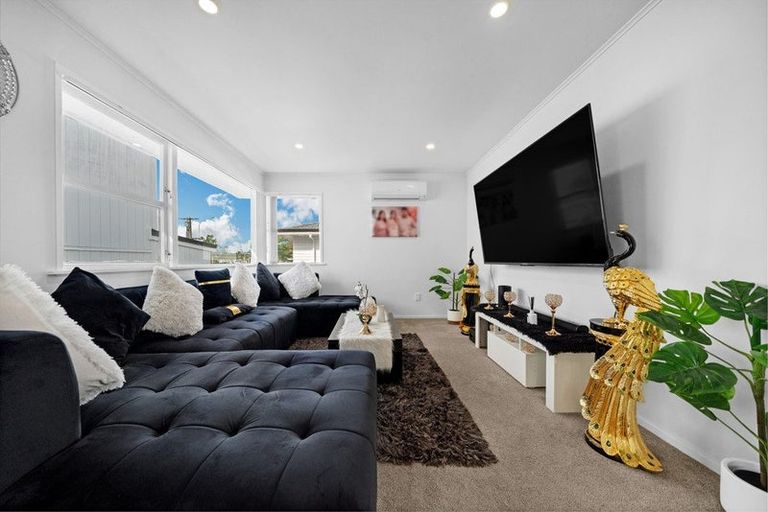 Photo of property in 25b Flat Bush Road, Otara, Auckland, 2023