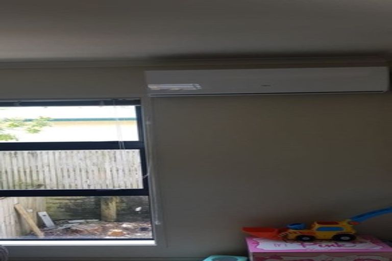 Photo of property in 3 Barnea Circle, Glen Eden, Auckland, 0602