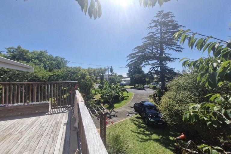 Photo of property in 4 Earl Road, Titirangi, Auckland, 0604