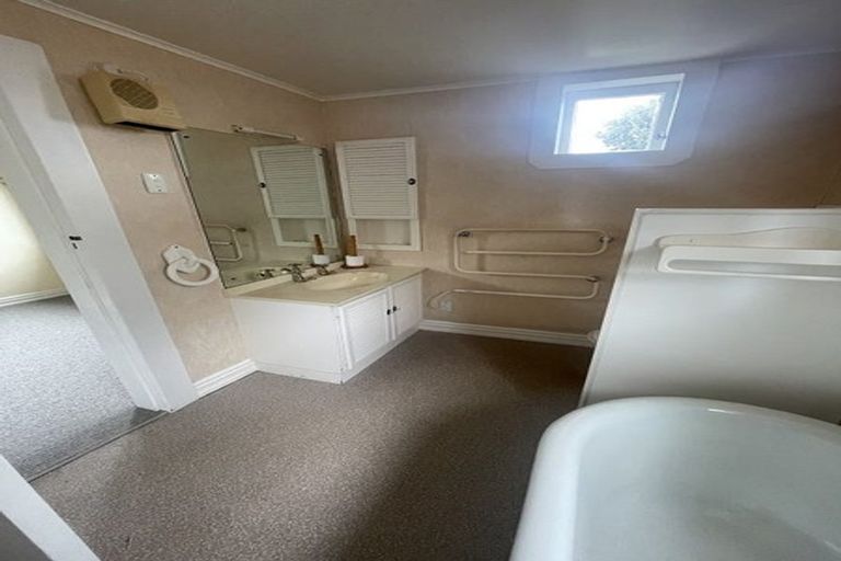 Photo of property in 1 North Avenue, Narrow Neck, Auckland, 0624