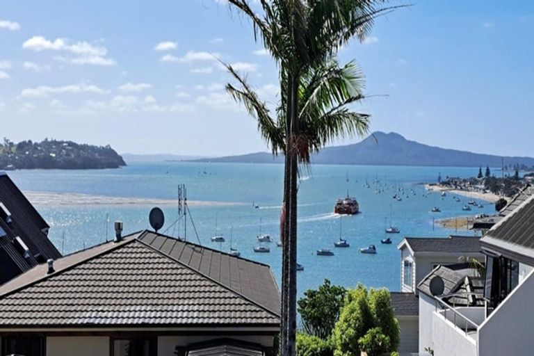 Photo of property in 1/15a Takutai Avenue, Bucklands Beach, Auckland, 2012
