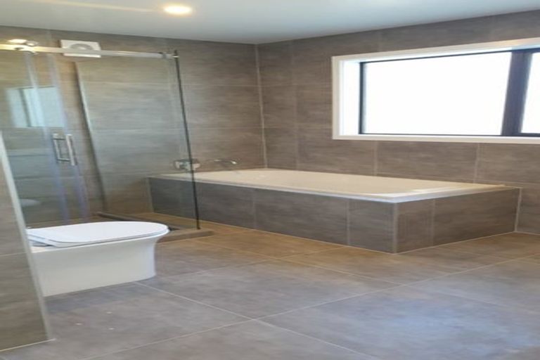 Photo of property in 210a Forrest Hill Road, Forrest Hill, Auckland, 0620